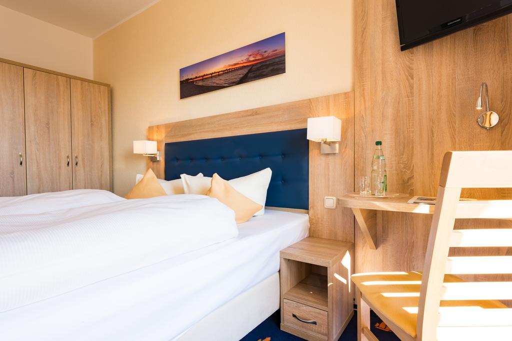 Hotel Boddenhus Garni Zingst Dış mekan fotoğraf