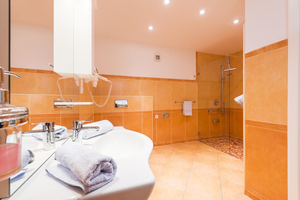 Hotel Boddenhus Garni Zingst Dış mekan fotoğraf